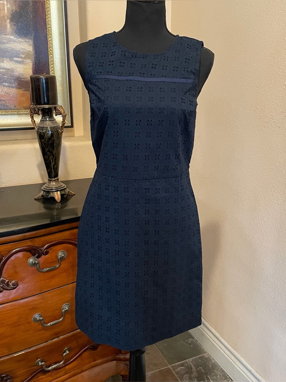Banana Republic Navy Solid Eyelet Round Neck Sleeveless Knee Sheath Dress